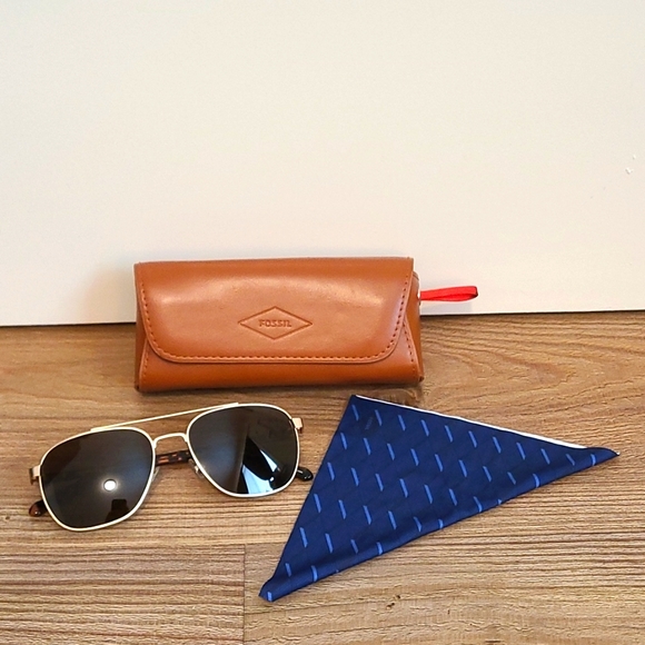 FOSSIL Sunglasses - Picture 2 of 4